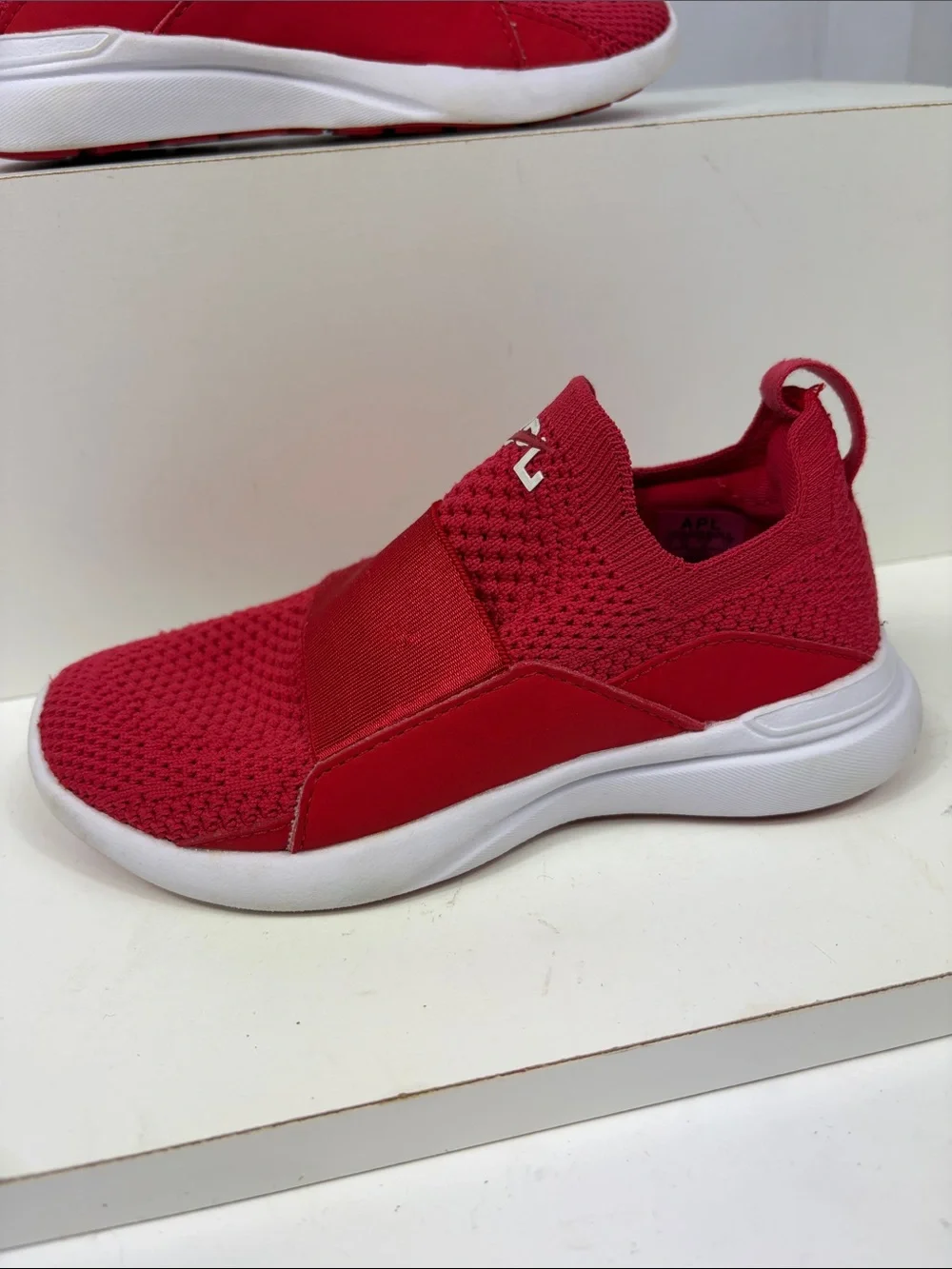 APL Kid's TechLoom Bliss in Red/White.